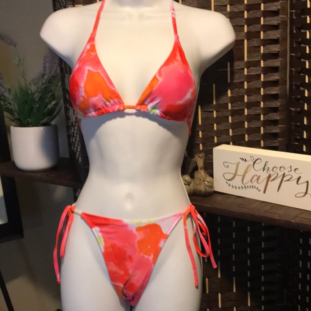 NEW Women’s Bikini 👙 Medium Swimsuit String